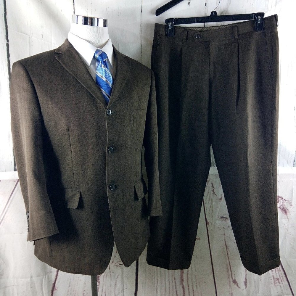 Lineage Milan 40S Superior Fine 3 Button Brown Striped 2pc Suit 34x27 Pleated